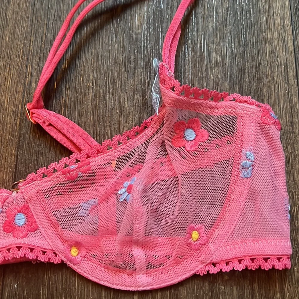 Lounge sheer floral